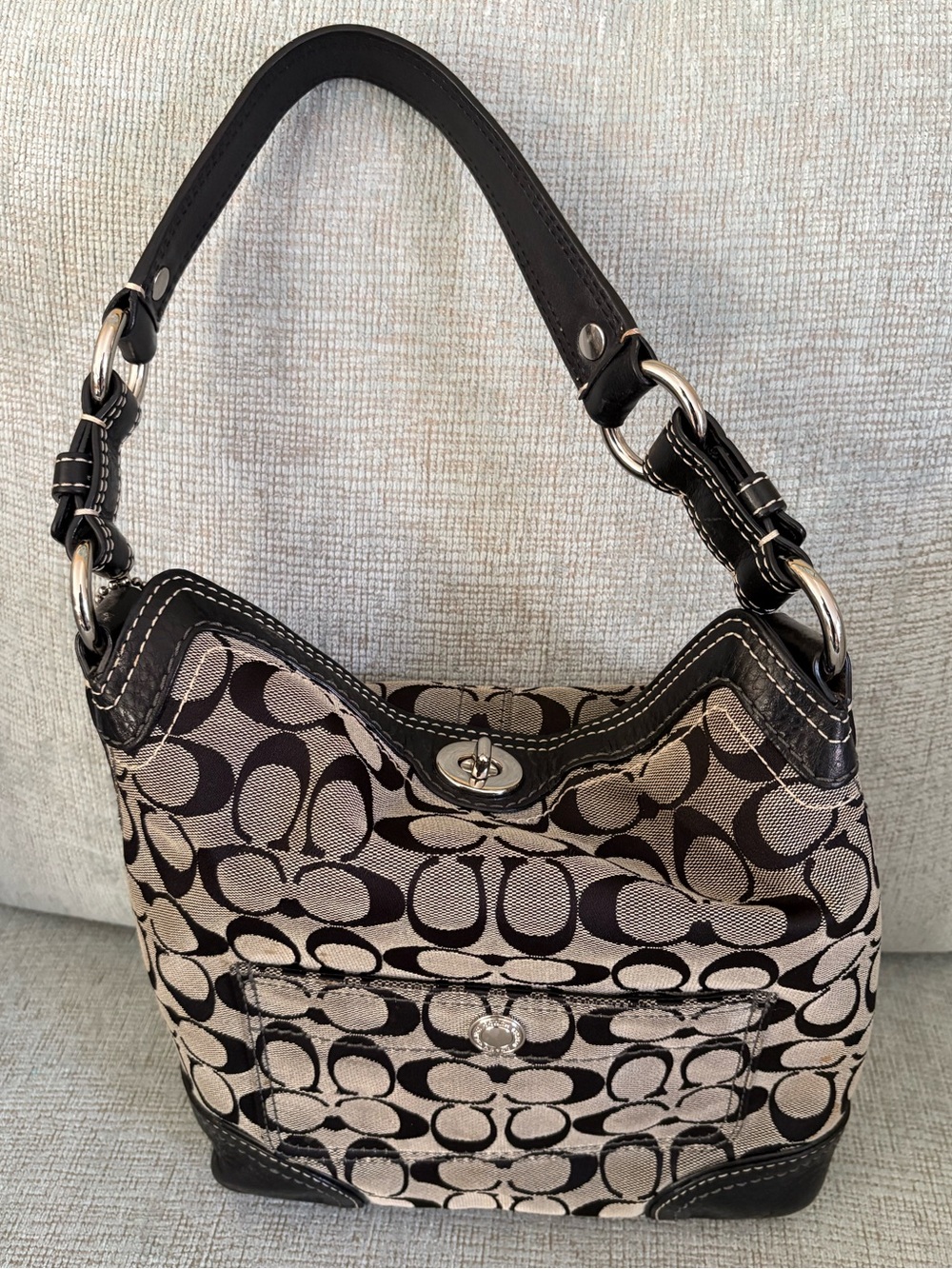 Coach Chelsea Signature Turnlock Hobo
Bag (Style 10981)